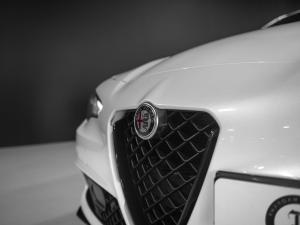 Alfa Romeo Giulia Quadrifoglio - Image 14