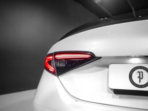 Alfa Romeo Giulia Quadrifoglio - Image 2
