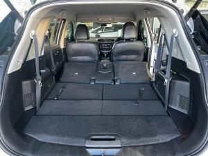 Nissan X-Trail 2.5 4x4 Acenta Tech - Image 17