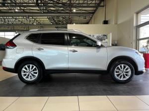 Nissan X-Trail 2.5 4x4 Acenta Tech - Image 4