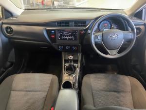 Toyota Corolla Quest 1.8 Plus manual - Image 6