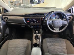 Toyota Corolla Quest 1.8 Plus manual - Image 6