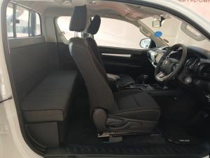 Toyota Hilux 2.4GD-6 Xtra cab Raider auto - Image 12