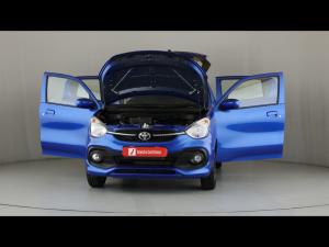 Toyota Vitz 1.0 XR manual - Image 13