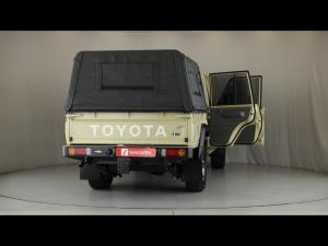 Toyota Land Cruiser 79 4.2D double cab - Image 9