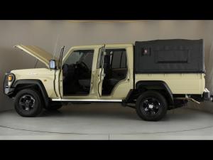 Toyota Land Cruiser 79 4.2D double cab - Image 11