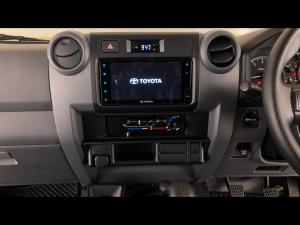 Toyota Land Cruiser 79 4.2D double cab - Image 24