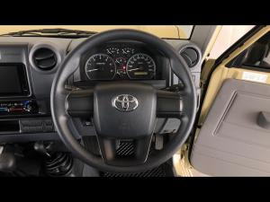 Toyota Land Cruiser 79 4.2D double cab - Image 26