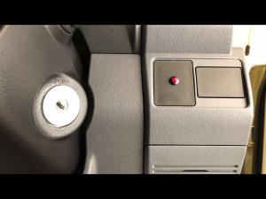 Toyota Land Cruiser 79 4.2D double cab - Image 27