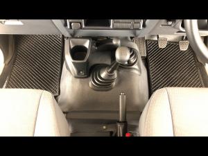 Toyota Land Cruiser 79 4.2D double cab - Image 28