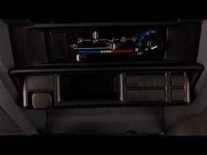 Toyota Land Cruiser 79 4.2D double cab - Image 29