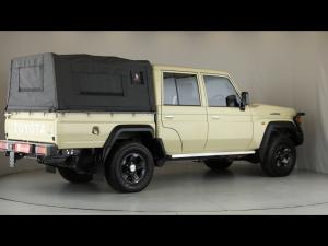 Toyota Land Cruiser 79 4.2D double cab - Image 2