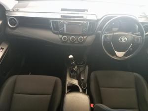 Toyota RAV4 2.0 GX - Image 6
