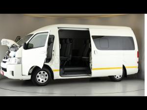 Toyota Hiace 2.5D-4D bus 14-seater GL - Image 12