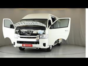 Toyota Hiace 2.5D-4D bus 14-seater GL - Image 13