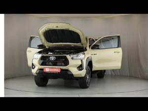 Toyota Hilux 2.4GD-6 Xtra cab Raider manual - Image 13