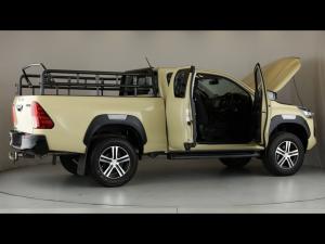 Toyota Hilux 2.4GD-6 Xtra cab Raider manual - Image 16