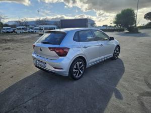 Volkswagen Polo hatch 1.0TSI Life auto - Image 2