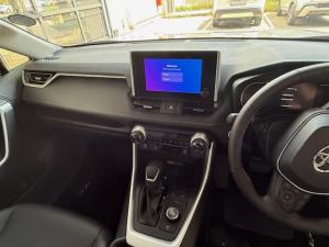 Toyota RAV4 2.5 VX Hybrid CVT E-FOUR - Image 6