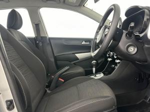 Kia Picanto 1.0 Street automatic - Image 13