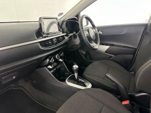 Kia Picanto 1.0 Street automatic - Image 17
