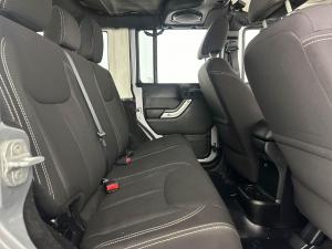 Jeep Wrangler Unltd Sahara 3.6L V6 automatic - Image 9