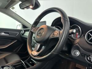 Mercedes-Benz GLA 200 automatic - Image 11