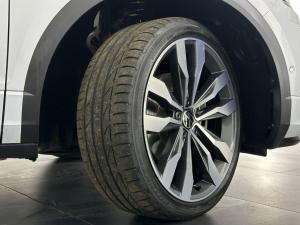 Volkswagen T-ROC 2.0 TSI 4M R-LINE DSG - Image 10