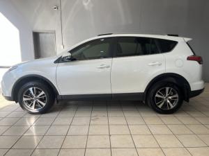 Toyota RAV4 2.0 GX auto - Image 2