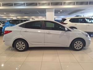 Hyundai Accent sedan 1.6 Motion - Image 2