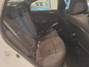 Hyundai Accent sedan 1.6 Motion - Image 6