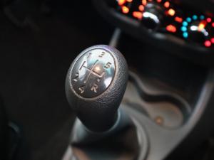 Nissan NP200 1.6i safety pack (aircon) - Image 17
