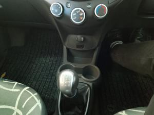 Chevrolet Spark 1.2 LS Black&White Edition - Image 17