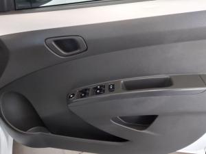 Chevrolet Spark 1.2 LS Black&White Edition - Image 18