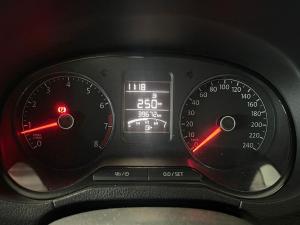 Volkswagen Polo sedan 1.6 Comfortline - Image 16