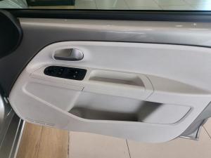 Volkswagen up! move up! 5-door 1.0 - Image 12