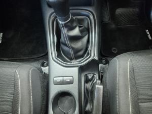 Toyota Hilux 2.4GD-6 Xtra cab Raider manual - Image 9