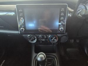 Toyota Hilux 2.4GD-6 Xtra cab Raider manual - Image 11
