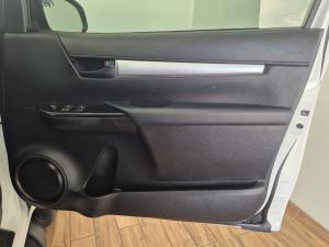 Toyota Hilux 2.4GD-6 Xtra cab Raider manual - Image 13