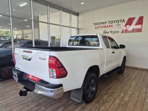 Toyota Hilux 2.4GD-6 Xtra cab Raider manual - Image 2
