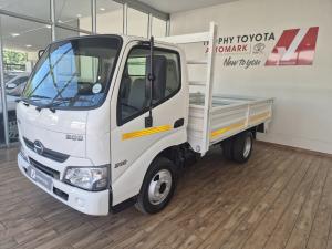 Hino 200 310 4X2 - Image 19
