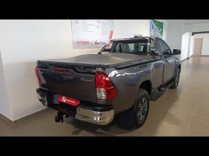 Toyota Hilux 2.4GD-6 single cab Raider manual - Image 2