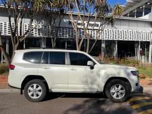 Toyota Land Cruiser 300 3.3D GX-R - Image 3