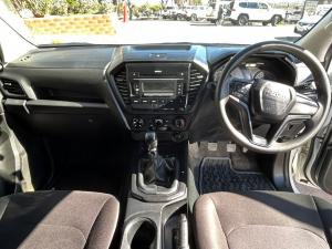 Isuzu D-Max 1.9TD double cab L 4x4 manual - Image 8