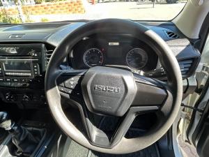 Isuzu D-Max 1.9TD double cab L 4x4 manual - Image 10