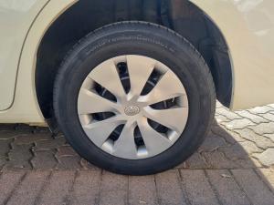 Toyota Corolla Quest 1.8 Plus manual - Image 12