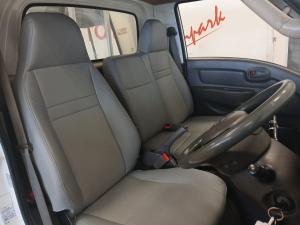 Hyundai H-100 Bakkie 2.6D deck - Image 15