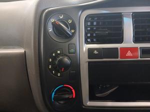 Hyundai H-100 Bakkie 2.6D deck - Image 16