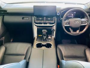 Toyota Land Cruiser 300 3.3D ZX - Image 6
