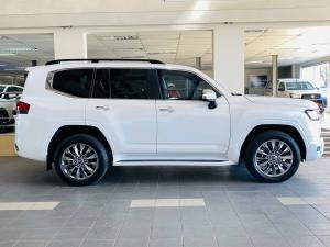 Toyota Land Cruiser 300 3.3D ZX - Image 3